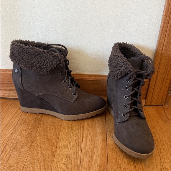 Brown wedges - Picture 1 of 3